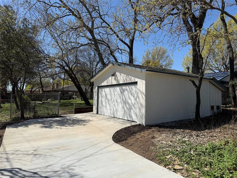 305 Bluebonnet Drive, Grapevine TX 76051 - Photo 29