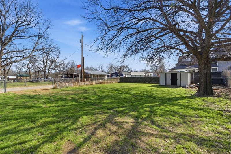 116 E Lipan Drive, Lipan TX 76462 - Photo 23