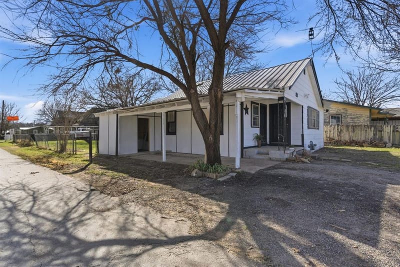116 E Lipan Drive, Lipan TX 76462 - Photo 3