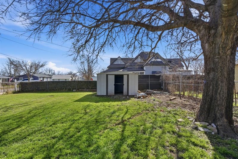 116 E Lipan Drive, Lipan TX 76462 - Photo 24