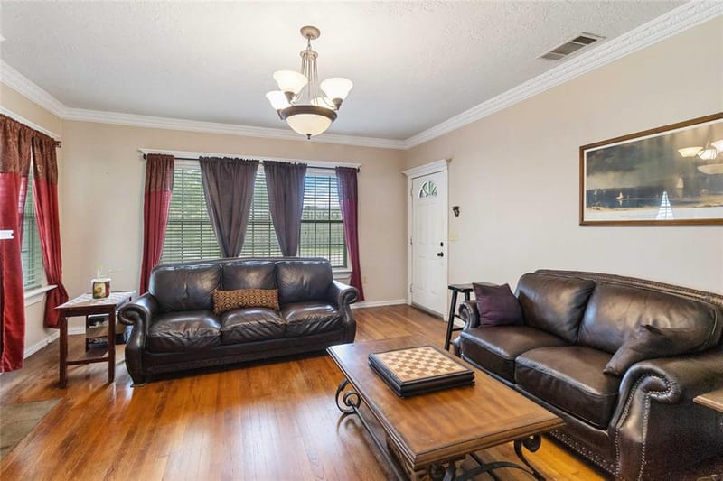 409 N Sylvania Avenue, Fort Worth TX 76111 - Photo 6