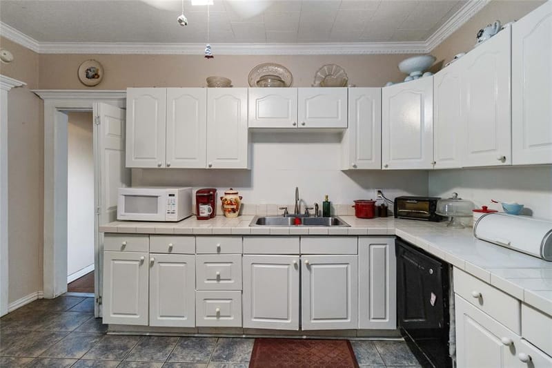 409 N Sylvania Avenue, Fort Worth TX 76111 - Photo 13