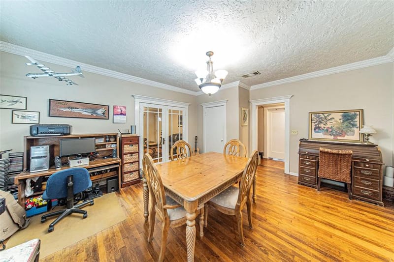409 N Sylvania Avenue, Fort Worth TX 76111 - Photo 9