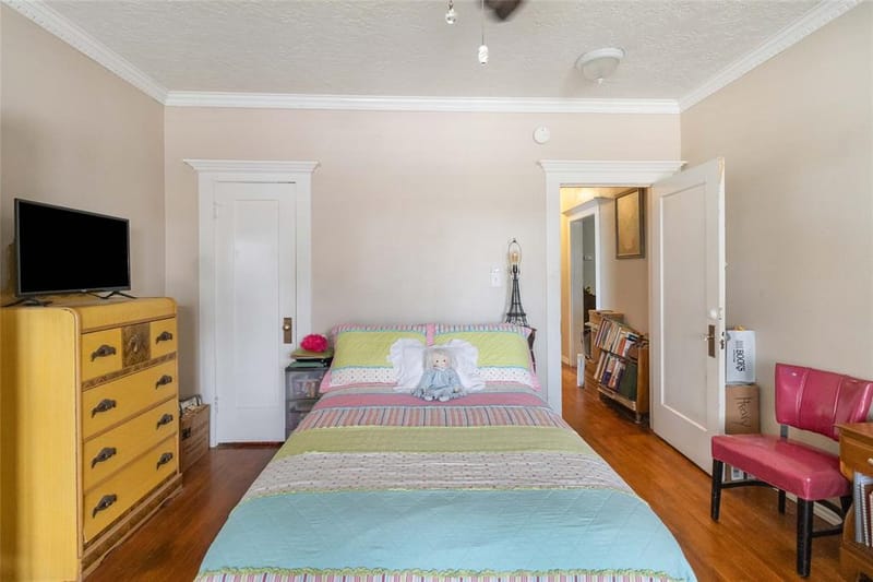 409 N Sylvania Avenue, Fort Worth TX 76111 - Photo 24