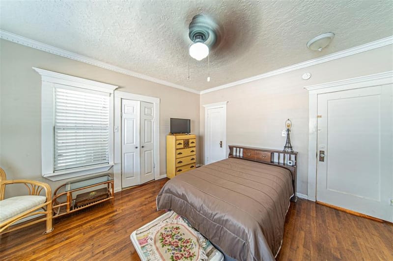 409 N Sylvania Avenue, Fort Worth TX 76111 - Photo 15