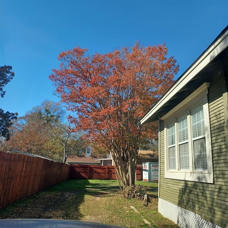 409 N Sylvania Avenue, Fort Worth TX 76111 - Photo 31