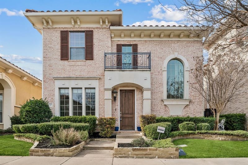 821 La Cima, Irving TX 75039 - Photo 2