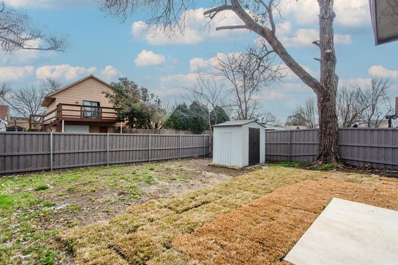 703 Meadowcreek Court, Garland TX 75043 - Photo 32