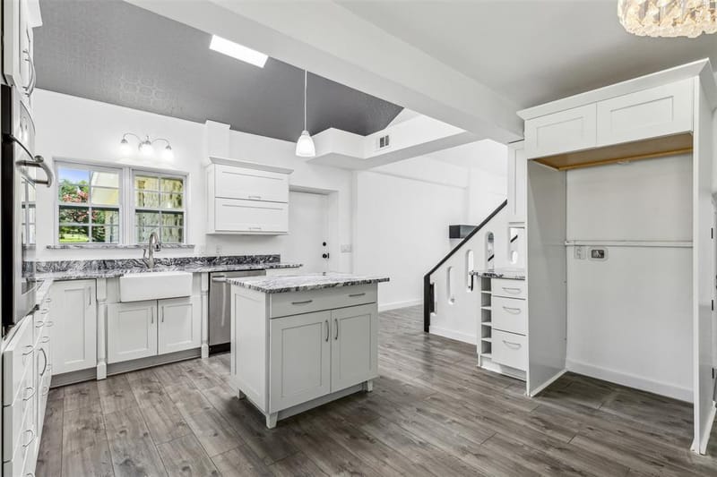 549 W Paloma Court, Fort Worth TX 76108