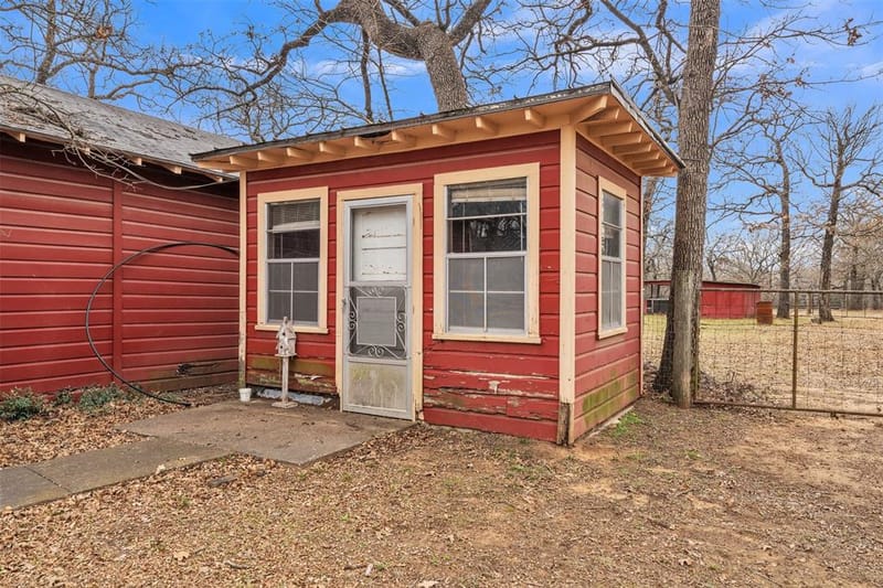 5400 County Road 402, Grandview TX 76050 - Photo 36