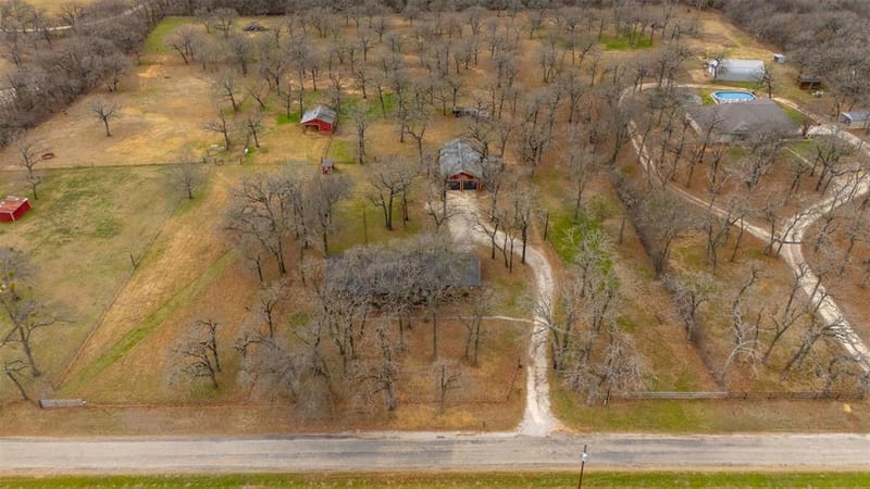 5400 County Road 402, Grandview TX 76050 - Photo 5