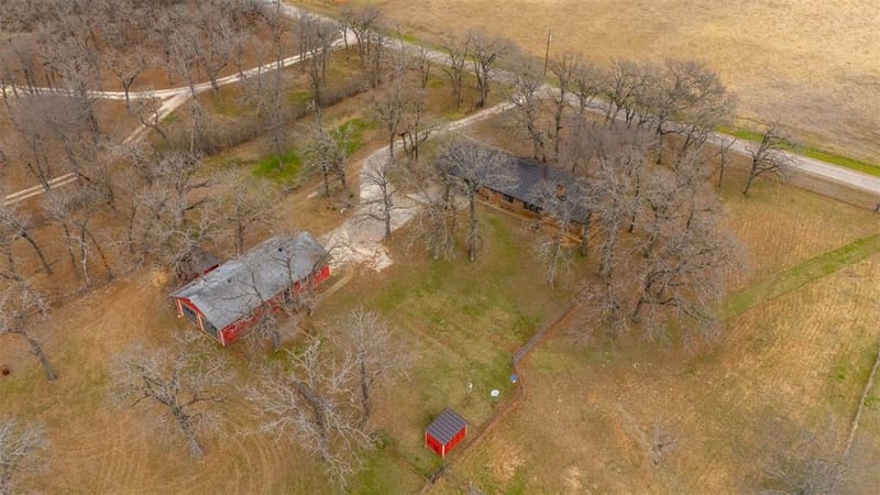 5400 County Road 402, Grandview TX 76050 - Photo 38