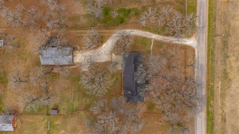 5400 County Road 402, Grandview TX 76050 - Photo 37