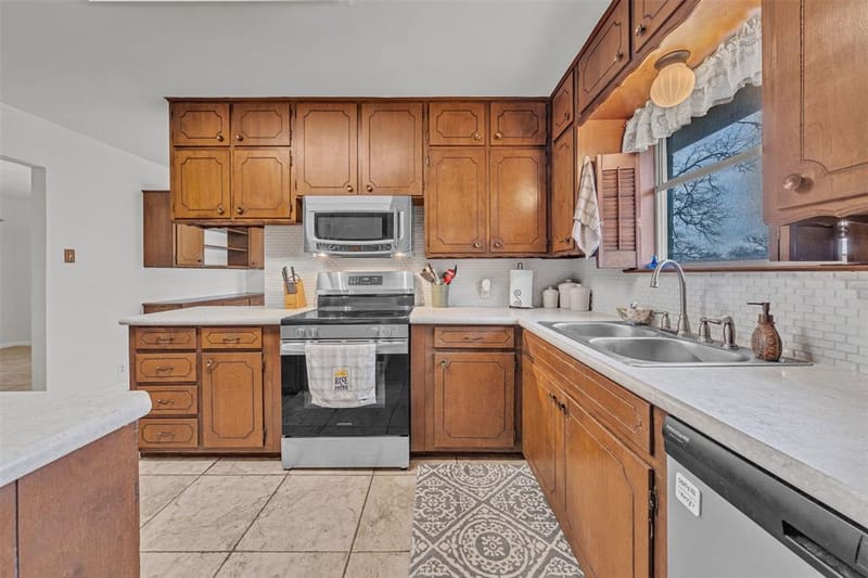 5400 County Road 402, Grandview TX 76050 - Photo 15