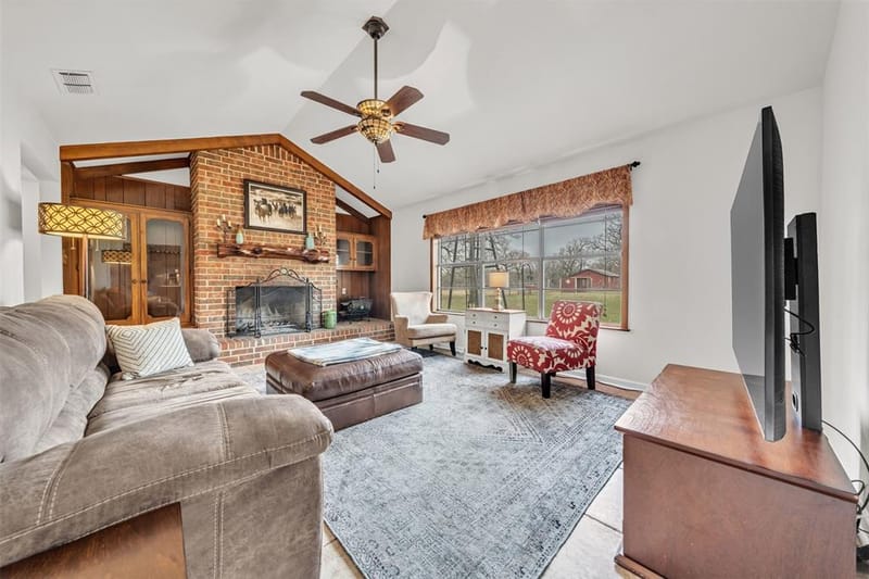 5400 County Road 402, Grandview TX 76050 - Photo 8