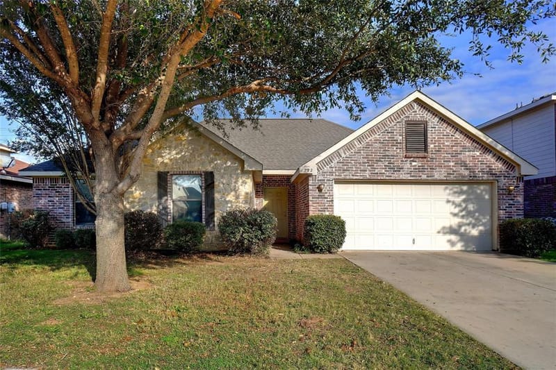222 Windmill Drive, Justin TX 76247 - Photo 2