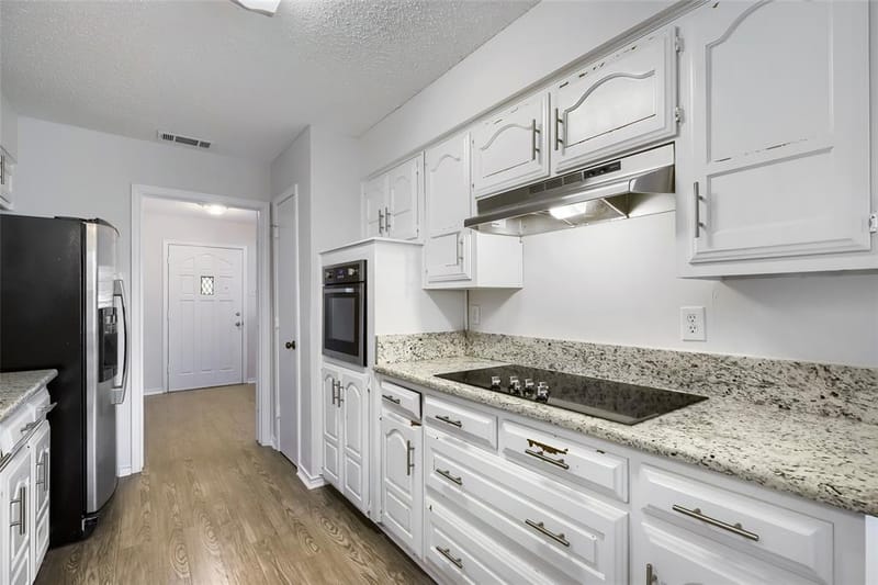 814 Oakbluff Drive, Lancaster TX 75146 - Photo 16