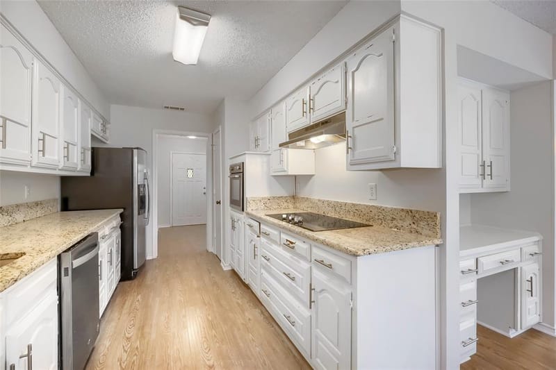 814 Oakbluff Drive, Lancaster TX 75146 - Photo 15