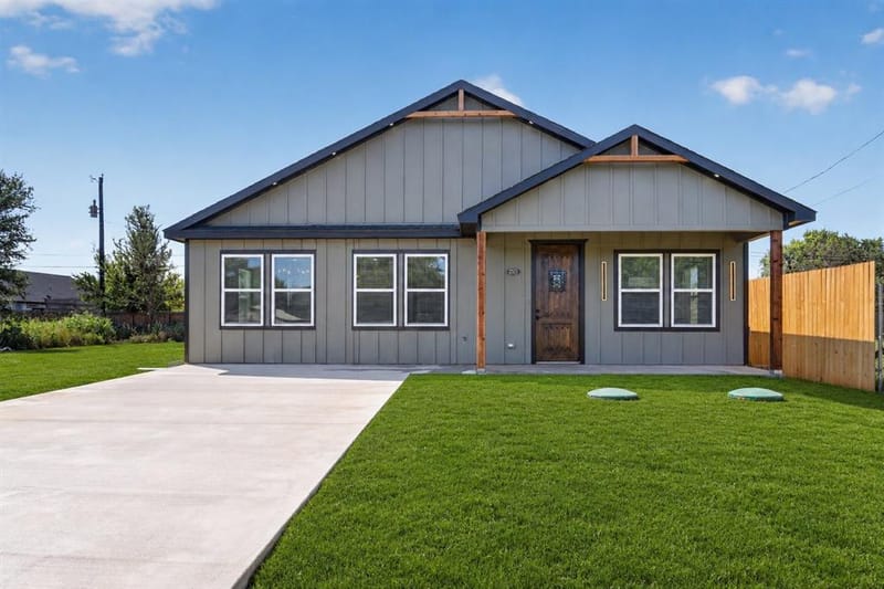 2921 Blackjack Lane, Granbury TX 76048 - Photo 2