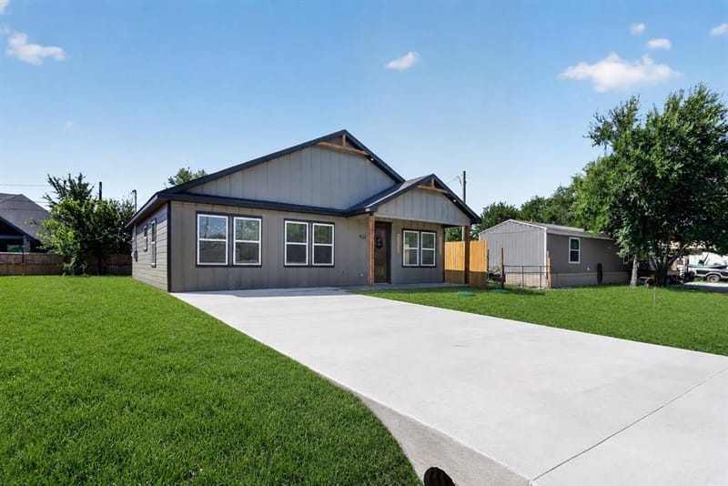 2921 Blackjack Lane, Granbury TX 76048 - Photo 3