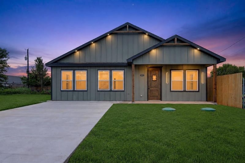 2921 Blackjack Lane, Granbury TX 76048