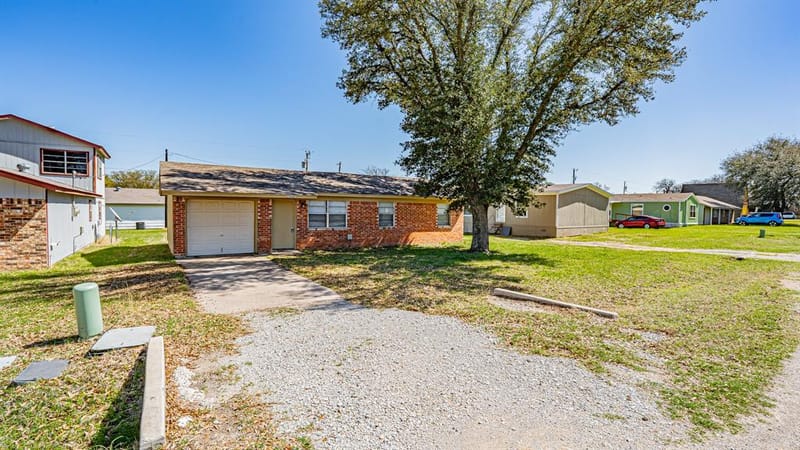 1848 Coral Road, Pelican Bay TX 76020 - Photo 2
