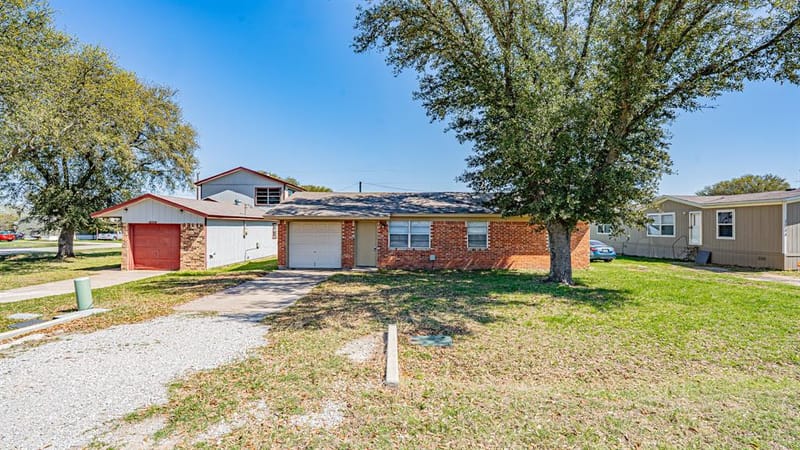 1848 Coral Road, Pelican Bay TX 76020 - Photo 5