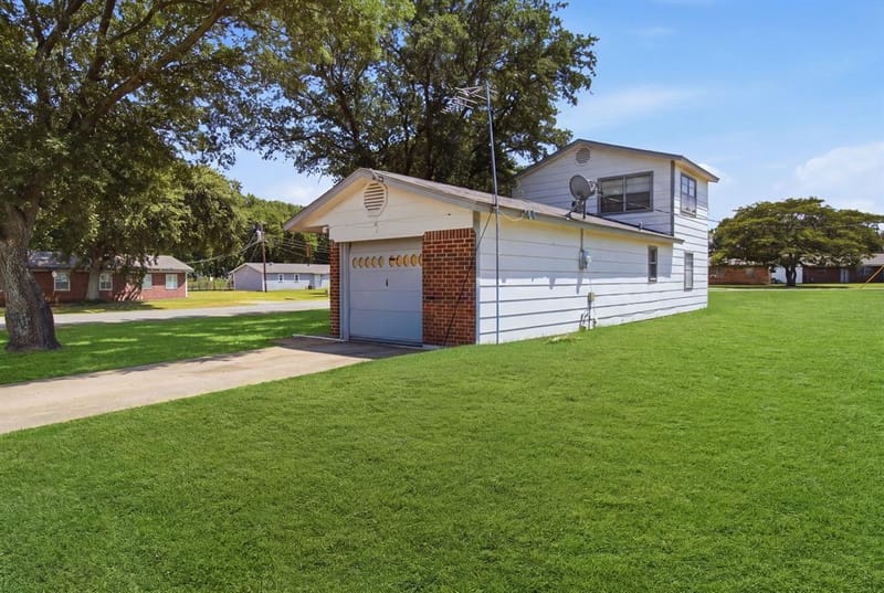 1537 Coral Cut Off, Pelican Bay TX 76020 - Photo 2