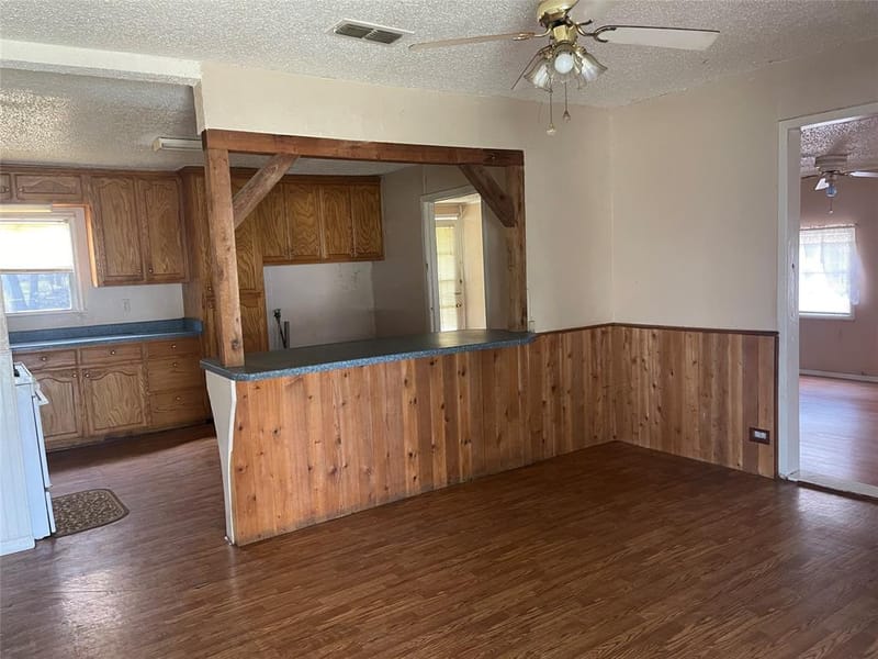 406 S Austin Street, Wolfe City TX 75496 - Photo 7