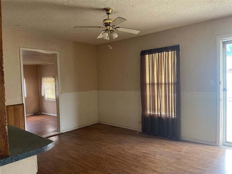 406 S Austin Street, Wolfe City TX 75496 - Photo 9