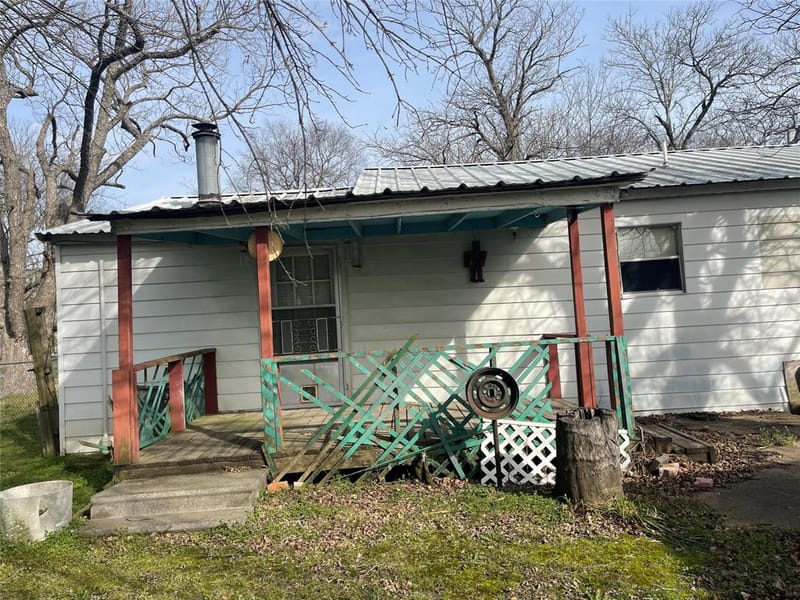 406 S Austin Street, Wolfe City TX 75496 - Photo 18