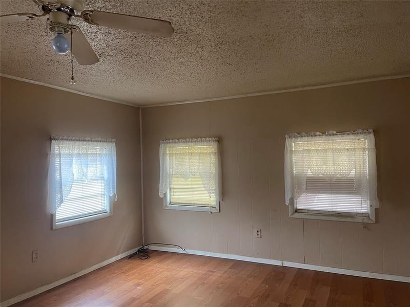 406 S Austin Street, Wolfe City TX 75496 - Photo 11
