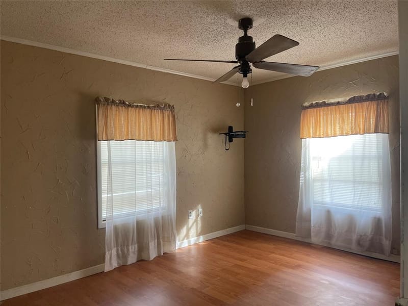 406 S Austin Street, Wolfe City TX 75496 - Photo 4