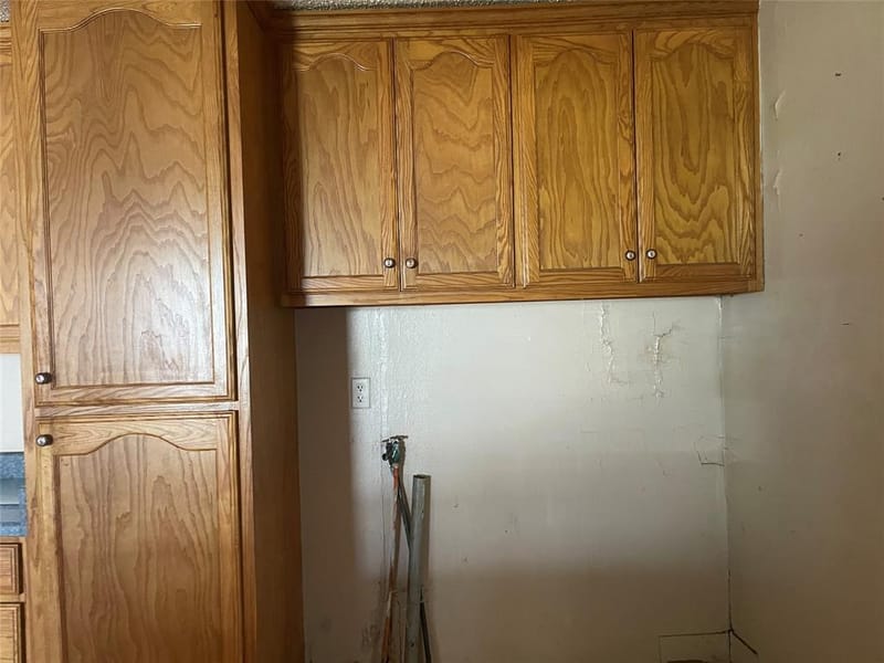 406 S Austin Street, Wolfe City TX 75496 - Photo 8