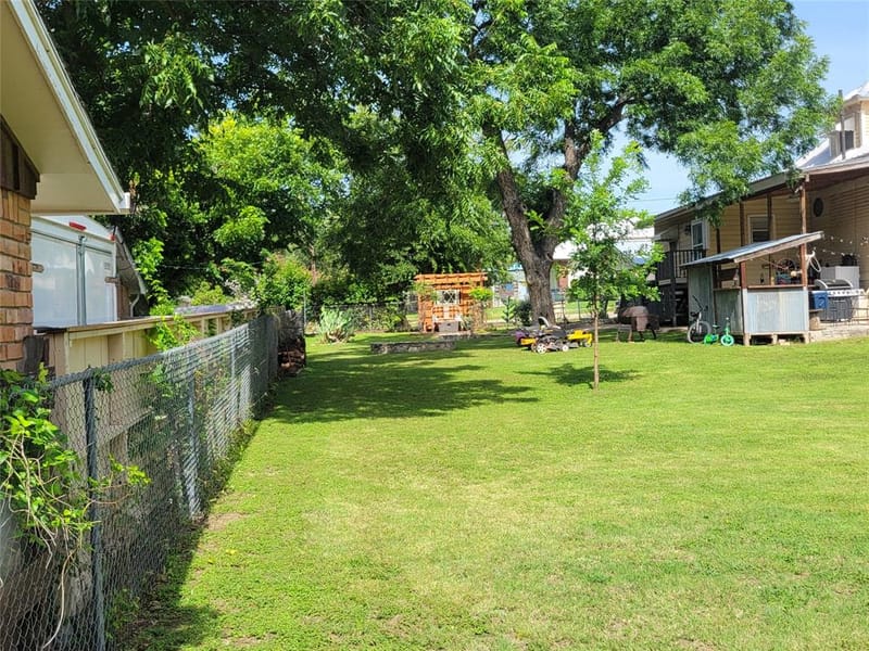 706 W Wrights Avenue, Comanche TX 76442 - Photo 26