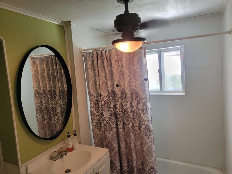 706 W Wrights Avenue, Comanche TX 76442 - Photo 15