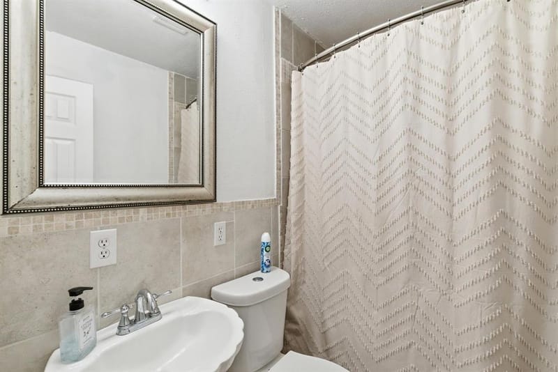 1205 Comanche Cove Drive, Granbury TX 76048 - Photo 26