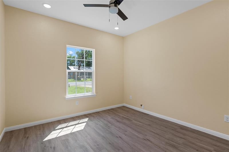 211 Lopez Street, Bellmead TX 76705 - Photo 12