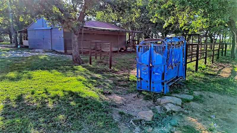 858 Ford Road, Bowie TX 76230 - Photo 30