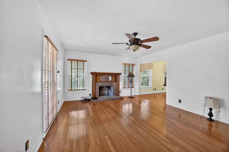 2525 Goldenrod Avenue, Fort Worth TX 76111 - Photo 3