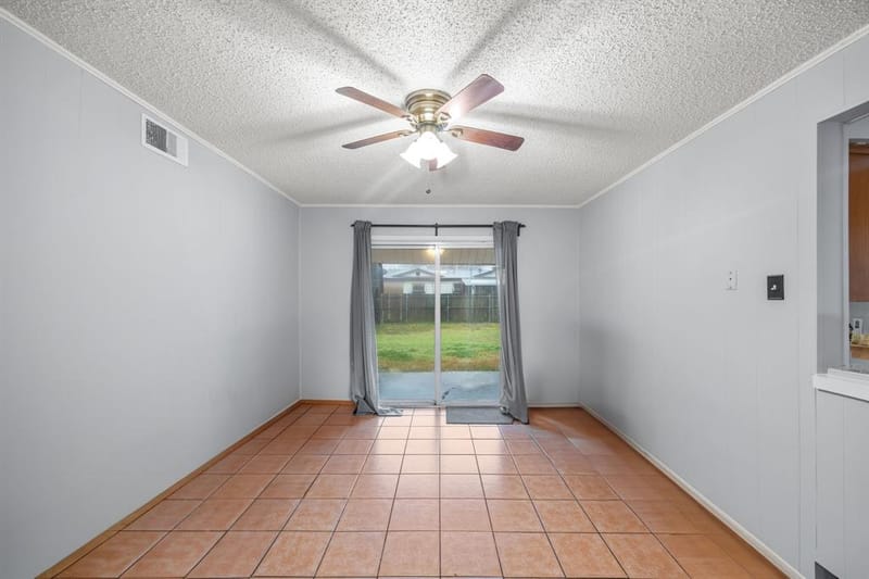 2438 Lasalle Drive, Irving TX 75062 - Photo 13