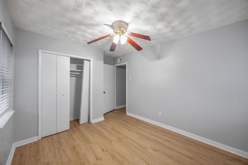 2438 Lasalle Drive, Irving TX 75062 - Photo 17