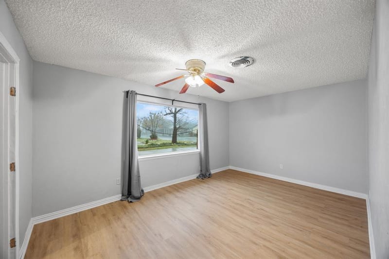 2438 Lasalle Drive, Irving TX 75062 - Photo 20
