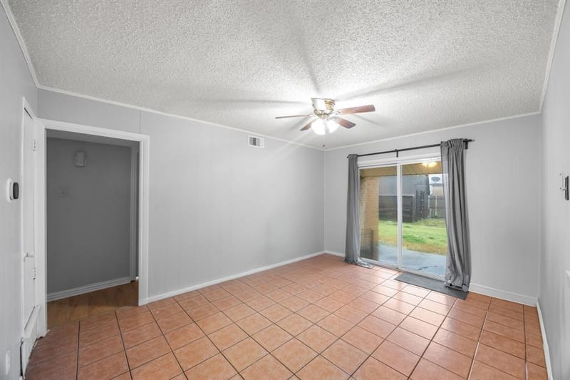 2438 Lasalle Drive, Irving TX 75062 - Photo 14