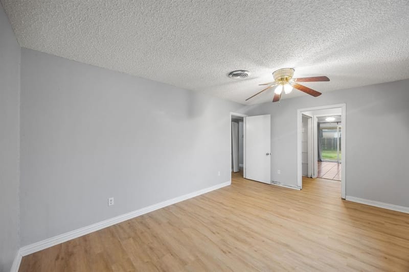2438 Lasalle Drive, Irving TX 75062 - Photo 11