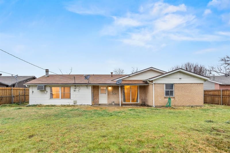 2438 Lasalle Drive, Irving TX 75062 - Photo 25