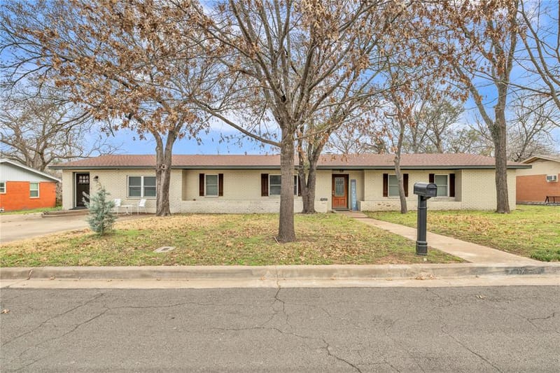 801 Arliss Drive, Woodway TX 76712
