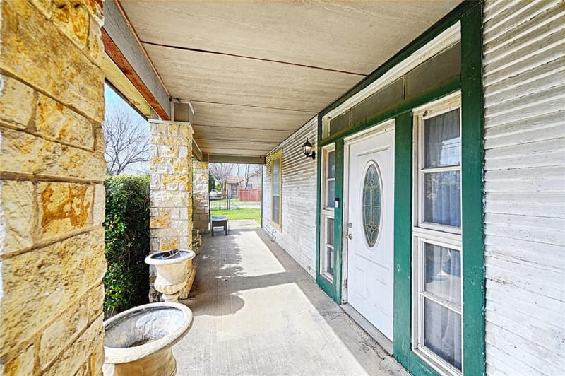2457 Glenfield Avenue, Dallas TX 75233 - Photo 9