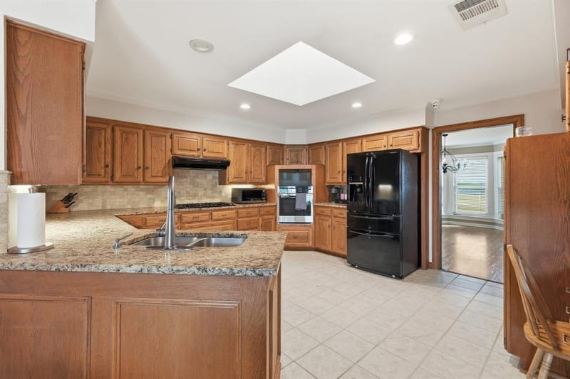 11303 Southwind Place, Krum TX 76249 - Photo 9