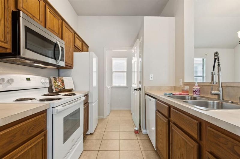 1425 Devonshire Drive, Providence Village TX 76227 - Photo 6